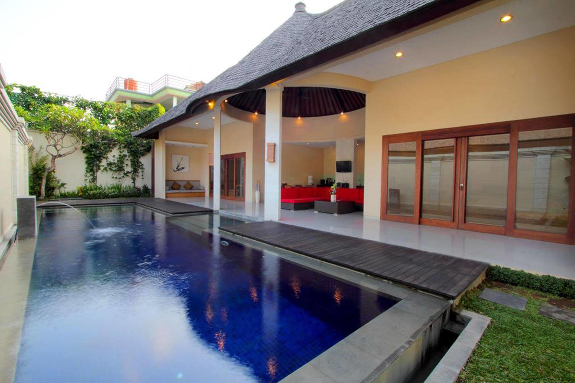 Oval Villa Bali Seminyak Exterior foto