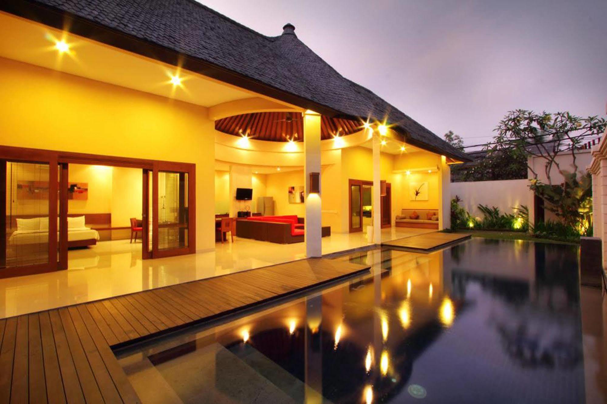 Oval Villa Bali Seminyak Exterior foto