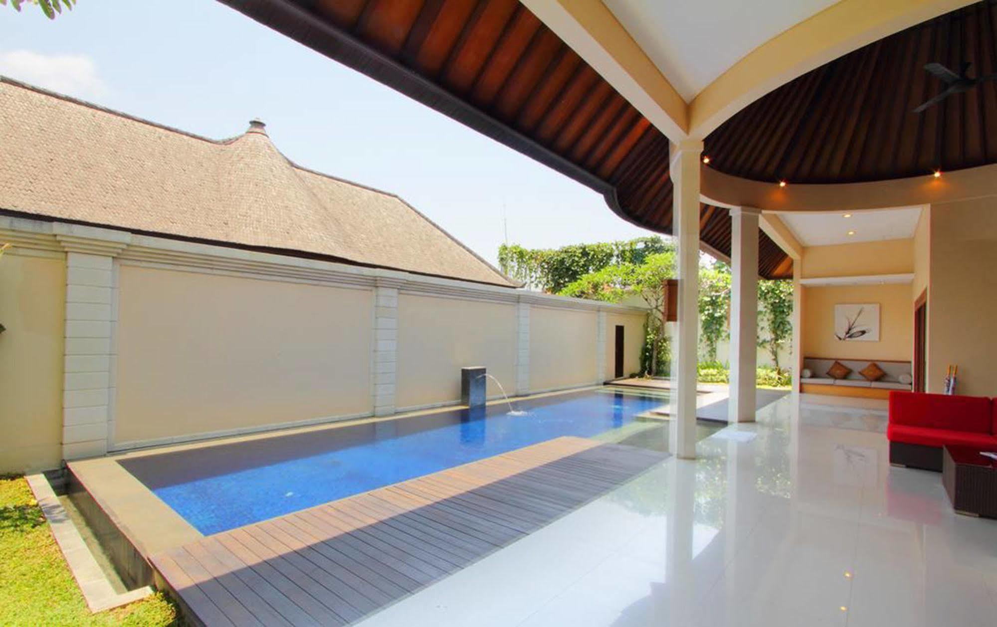 Oval Villa Bali Seminyak Exterior foto